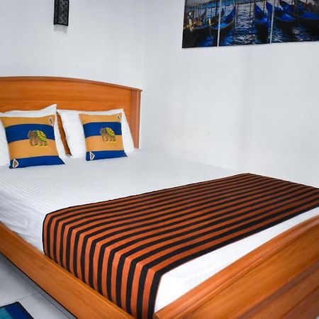 Myr-O Homestay Kombichankulama Екстер'єр фото