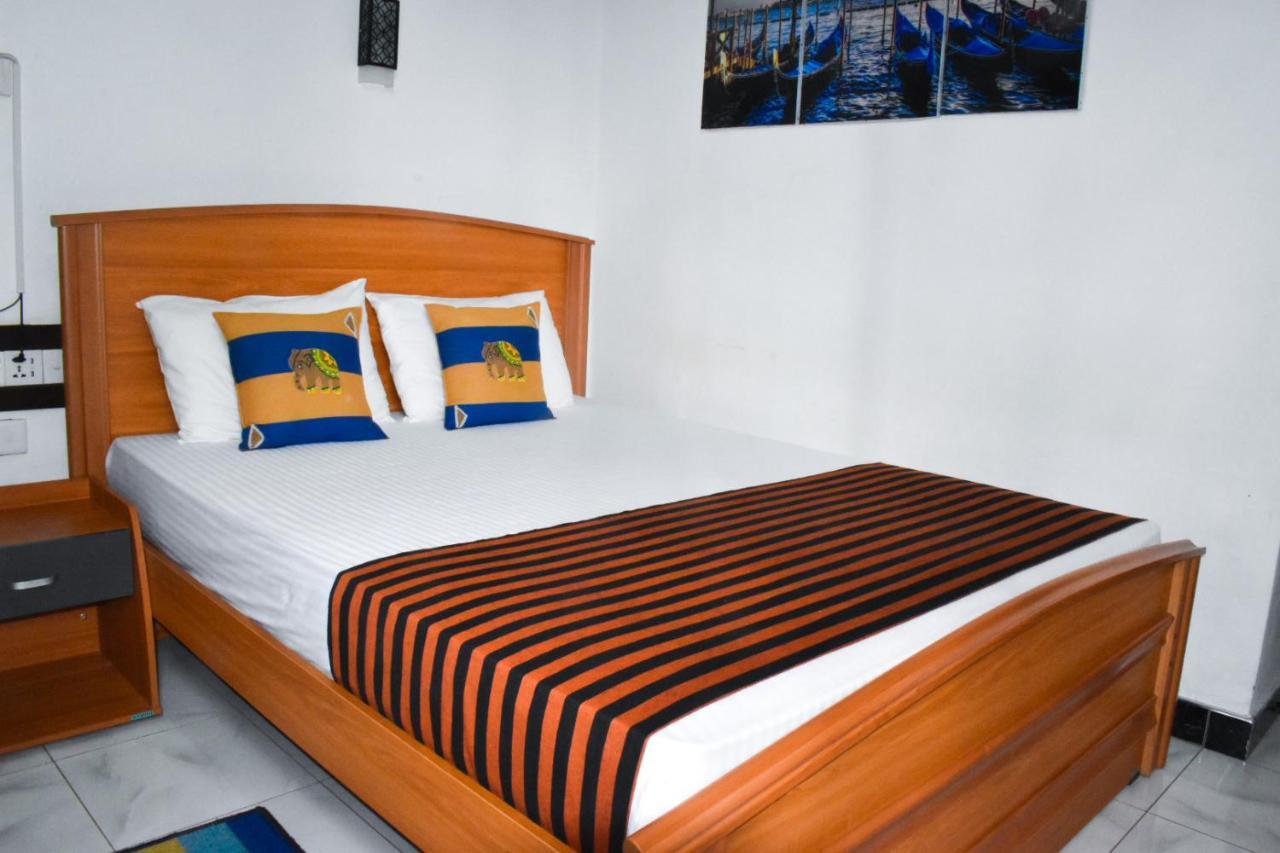 Myr-O Homestay Kombichankulama Екстер'єр фото