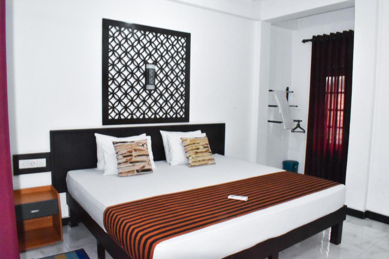 Myr-O Homestay Kombichankulama Екстер'єр фото