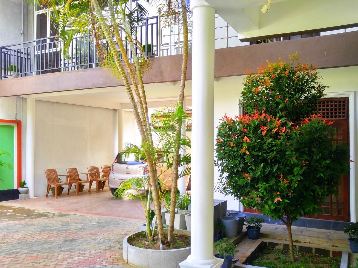 Myr-O Homestay Kombichankulama Екстер'єр фото