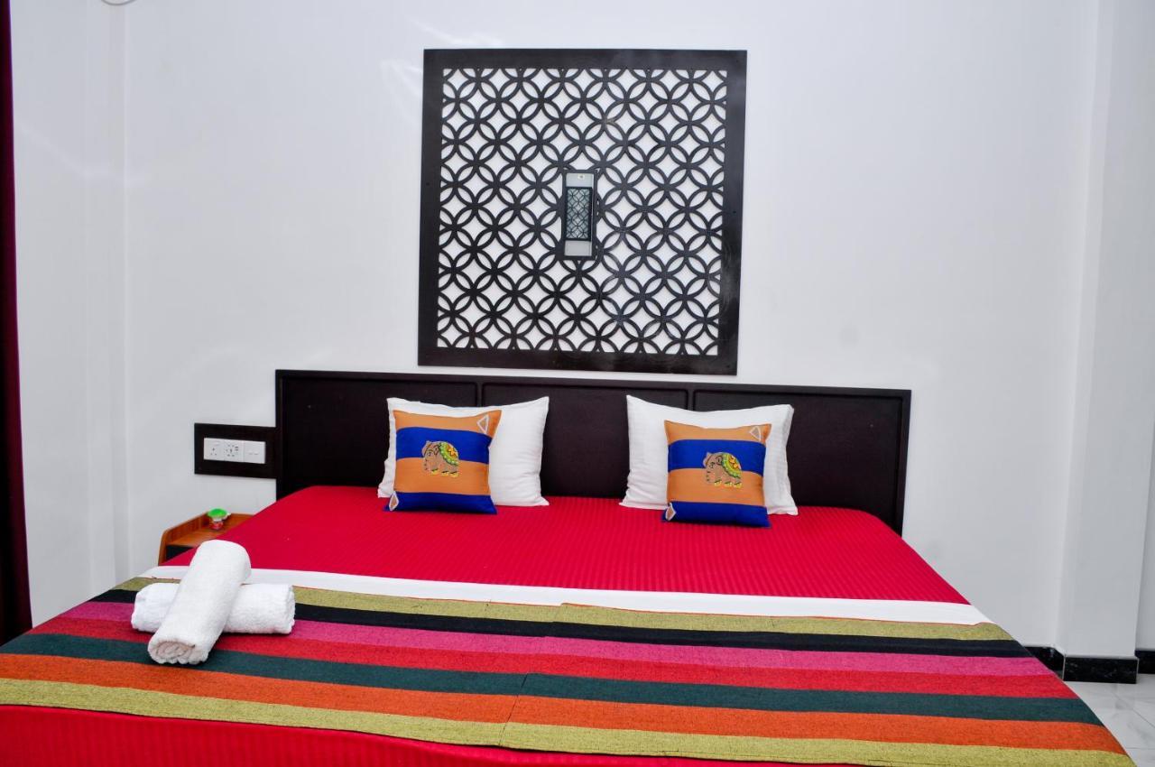 Myr-O Homestay Kombichankulama Екстер'єр фото