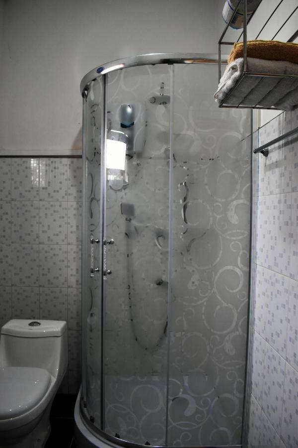 Myr-O Homestay Kombichankulama Екстер'єр фото