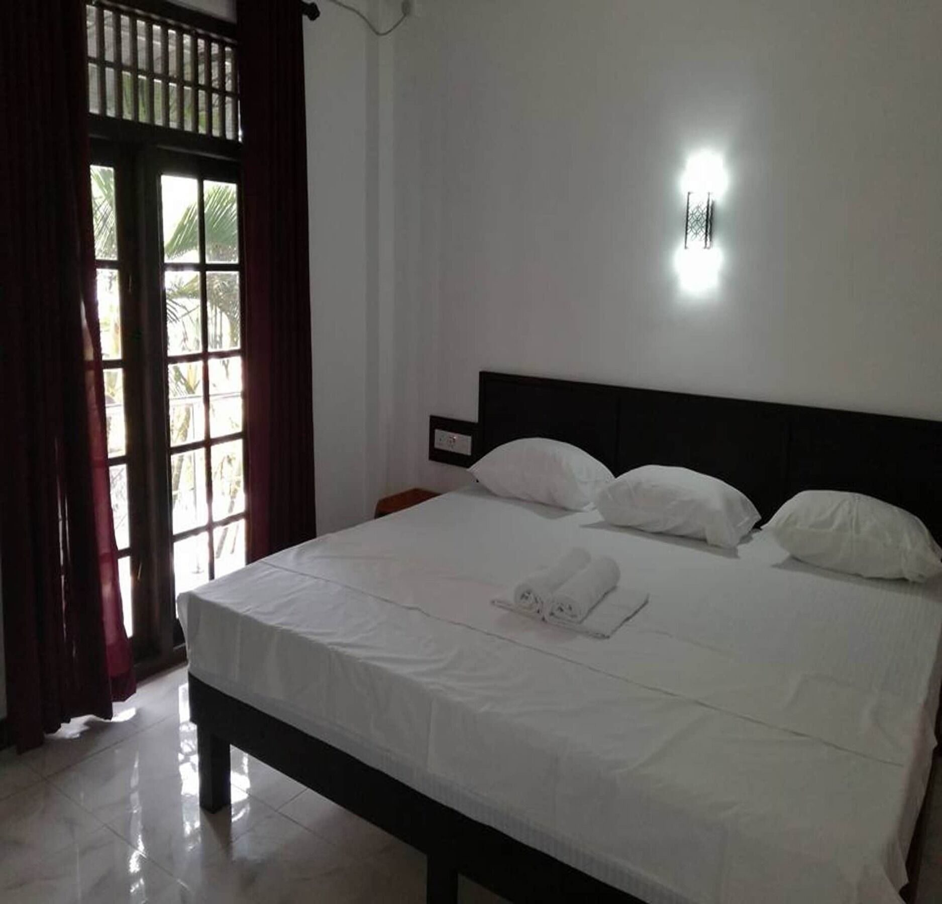 Myr-O Homestay Kombichankulama Екстер'єр фото