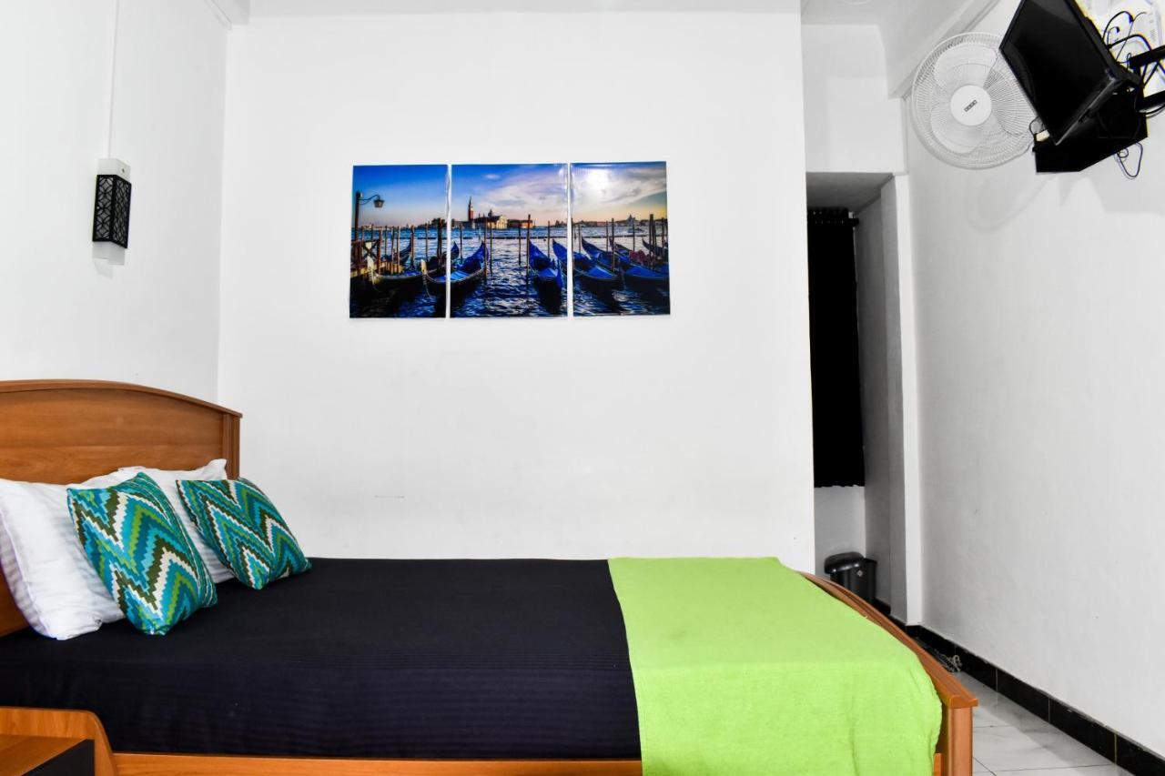Myr-O Homestay Kombichankulama Екстер'єр фото